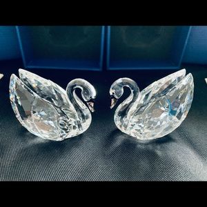 Swarovski Crystal Figurine Swan set of 2 Medium 5004724